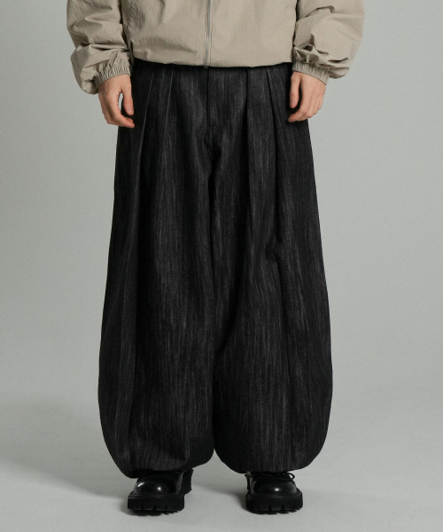 IDWS(アイドンワナセル)の「Aurora Denim Balloon Pants Black(デニムパンツ・レディース・その他・0/1/2)」の21枚目の写真