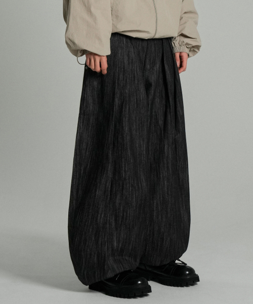 IDWS(アイドンワナセル)の「Aurora Denim Balloon Pants Black(デニムパンツ・レディース・その他・0/1/2)」の22枚目の写真