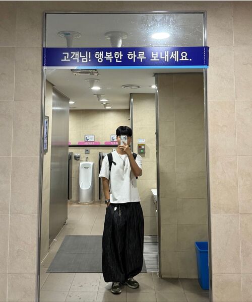 IDWS(アイドンワナセル)の「Aurora Denim Balloon Pants Black(デニムパンツ・レディース・その他・0/1/2)」の5枚目の写真