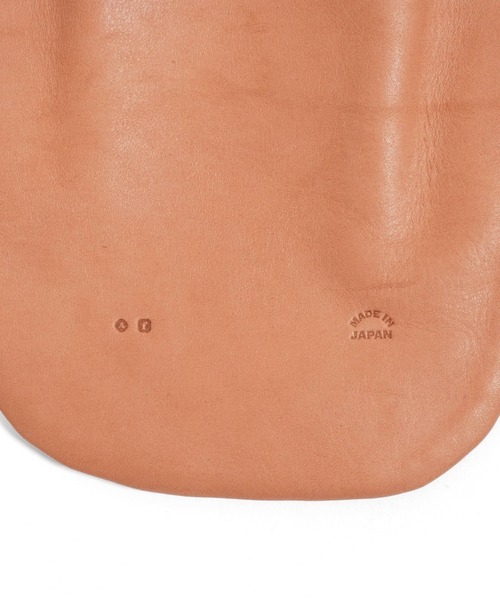 STANDARD SUPPLY(スタンダードサプライ)の「アーツアンドクラフツ / HORSE LEATHER ホースレザー / DROP SHAPE POUCH S ドロップシェイプポーチS(ショルダーバッグ・レディース・チョコ/ブラック/タン・FREE)」の11枚目の写真