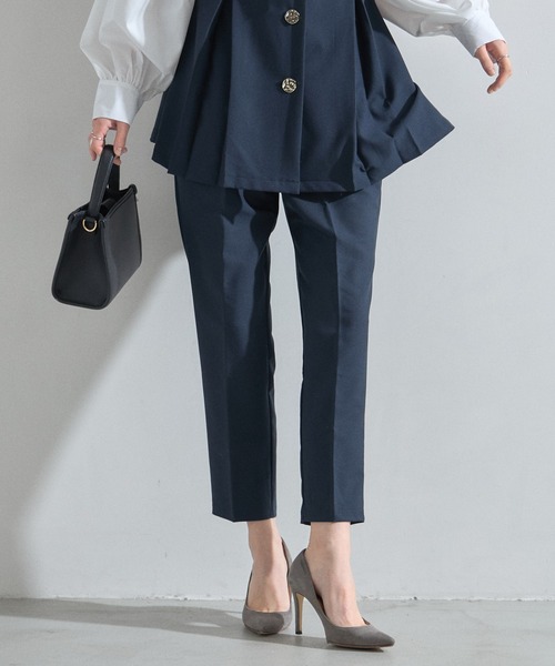 &. NOSTALGIA（アンドドットノスタルジア）の「美シルエットテーパードパンツ（セットアップ）（スラックス・レディース・ネイビー/ベージュ/ブラック・M）」の6枚目の写真