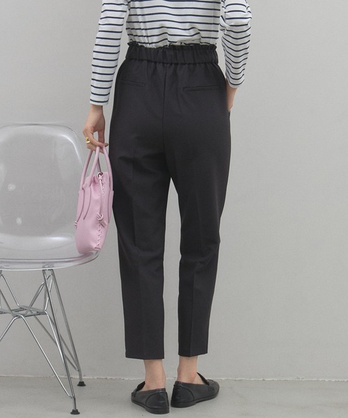 &. NOSTALGIA（アンドドットノスタルジア）の「美シルエットテーパードパンツ（セットアップ）（スラックス・レディース・ネイビー/ベージュ/ブラック・M）」の15枚目の写真
