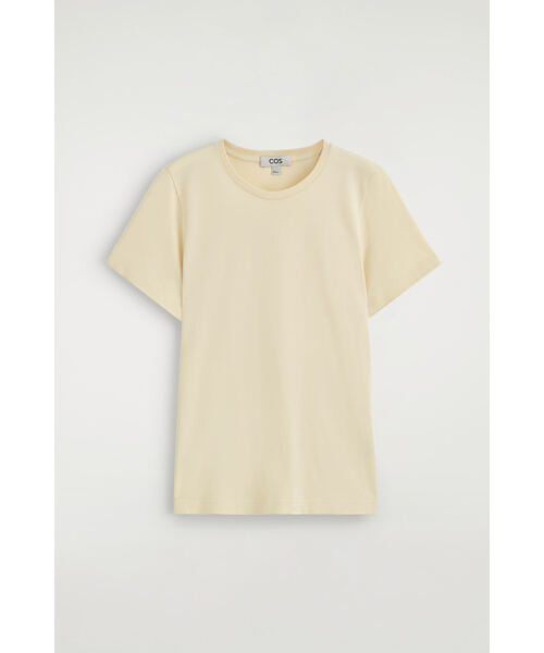 COS(コス)の「コットン クルーネックTシャツ(Tシャツ/カットソー・レディース・ホワイト系/ブラック/ネイビー/イエロー/ブラウン/ベージュ/ライトピンク/イエロー系その他/グレー系その他・XS/S/M/L/XL)」の13枚目の写真