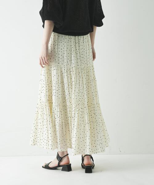 URBAN RESEARCH（アーバンリサーチ）の「ギャザーティアードドットスカート（スカート・レディース・オフホワイト/ブラック・FREE）」の7枚目の写真