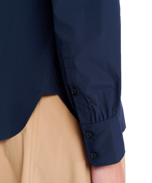 AIGLE（エーグル）の「UVカット SOLOTEX ソフトストレッチ ハーフプラケット ノーカラーエレガントシャツ（シャツ/ブラウス・レディース・ホワイト/ダークネイビー・36/38）」の4枚目の写真