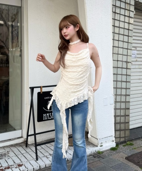 RAY CASSIN(レイカズン)の「タイ付サイドフリルキャミソール(キャミソール・レディース・ブラック系その他2/ホワイト系その他2/ベージュ系その他2・FREE)」の3枚目の写真