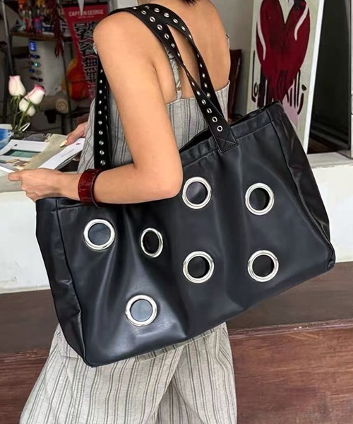 Ressaca（レサーカ）の「アイレットフェイクレザートートバッグ（トートバッグ・レディース・ブラック・FREE）」の2枚目の写真