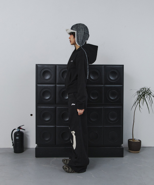 TANSANMAGNESIUM(タンサン マグネシウム)の「ビッグボタンポニーホットフィックスフードジップアップ(ブラック)(パーカー・レディース・その他・1/2/3)」の4枚目の写真