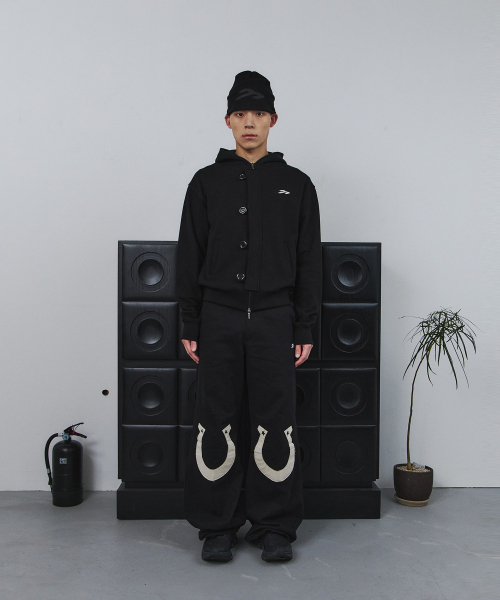 TANSANMAGNESIUM(タンサン マグネシウム)の「ビッグボタンポニーホットフィックスフードジップアップ(ブラック)(パーカー・レディース・その他・1/2/3)」の6枚目の写真