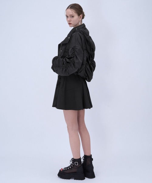 HARE（ハレ）の「ギャザーマウンテンパーカー(HARE)（マウンテンパーカー・レディース・ブラック/カーキ・FREE）」の4枚目の写真