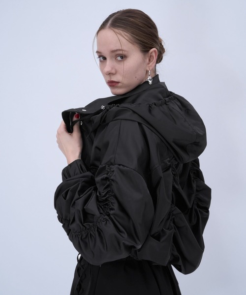 HARE（ハレ）の「ギャザーマウンテンパーカー(HARE)（マウンテンパーカー・レディース・ブラック/カーキ・FREE）」の12枚目の写真