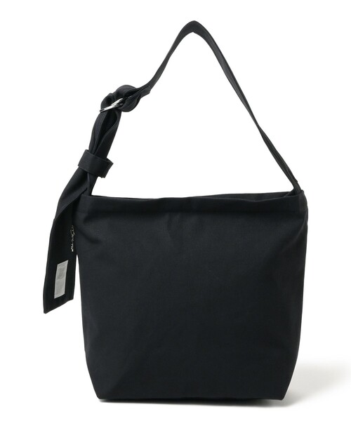 yorozu(ヨロズ)の「【別注】yorozu / TASUKI SHOULDER(ショルダーバッグ・メンズ・ブラック・ONE SIZE)」の2枚目の写真