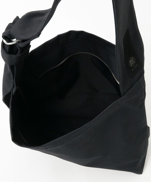 yorozu(ヨロズ)の「【別注】yorozu / TASUKI SHOULDER(ショルダーバッグ・メンズ・ブラック・ONE SIZE)」の8枚目の写真