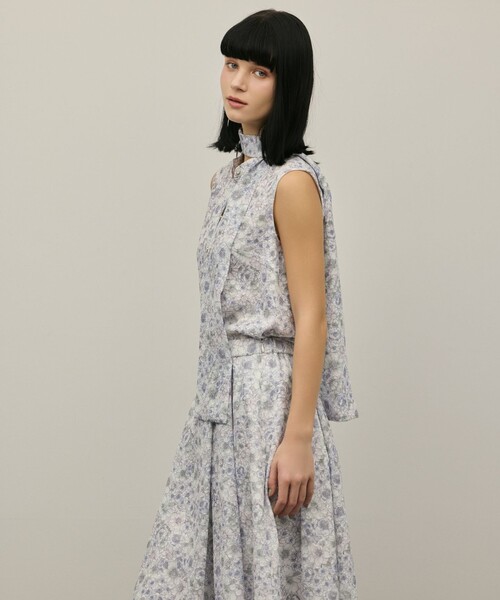GRACE CONTINENTAL（グレースコンチネンタル）の「シアーフラワープリントジャガードブラウス（シャツ/ブラウス・レディース・イエロー/グレー・38/36）」の7枚目の写真
