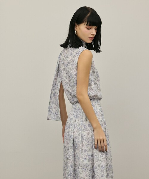 GRACE CONTINENTAL（グレースコンチネンタル）の「シアーフラワープリントジャガードブラウス（シャツ/ブラウス・レディース・イエロー/グレー・38/36）」の5枚目の写真