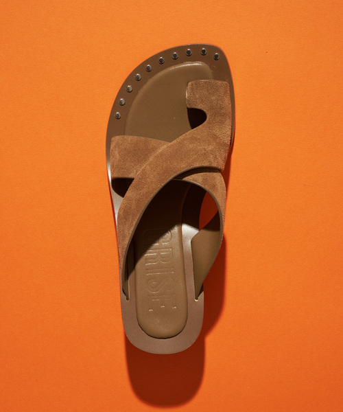 GRISE(グリーズ)の「GRISE5cmレザーEDGEトングサンダル(サンダル・レディース・キャメル/ブラック・X-LARGE/LARGE/MEDIUM/SMALL)」の19枚目の写真