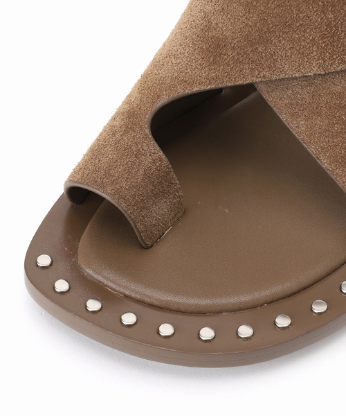 GRISE(グリーズ)の「GRISE5cmレザーEDGEトングサンダル(サンダル・レディース・キャメル/ブラック・X-LARGE/LARGE/MEDIUM/SMALL)」の4枚目の写真