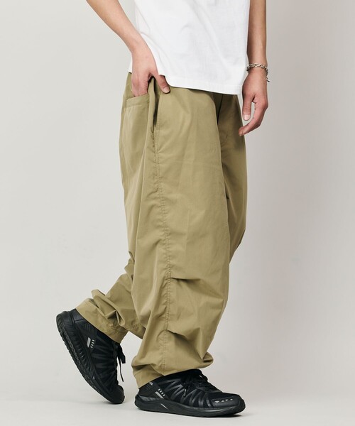 FREAK'S STORE（フリークスストア）の「限定展開 Quick Dry Fabric ワイドシルエット ポリリップクロス ミリタリーサーカスパンツ/UVカット/速乾（カーゴパンツ・メンズ・オリーブ/ブラック/オフホワイト/ベージュ・SMALL/MEDIUM/LARGE）」の19枚目の写真