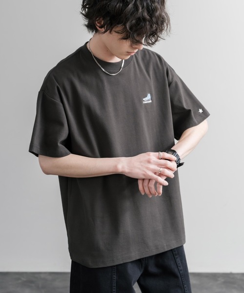 CONVERSE(コンバース)の「CONVERSE コンバース オーバーサイズフライスシューズエンブレム刺繍半袖ロゴTシャツ(Tシャツ/カットソー・メンズ・ブラック/ダークブルー/ブラック系/ホワイト/グリーン/オートミール・L/M/XL)」の9枚目の写真