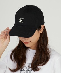 Calvin Klein | Calvin Klein/カルバンクライン キャップ - 6パネルスモールモノグラムベースボールキャップ アウトドア レジャー 2026年春夏(キャップ)