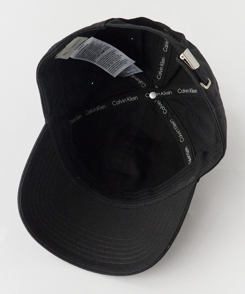 Calvin Klein（カルバン・クライン）の「Calvin Klein/カルバンクライン キャップ - 6パネルスモールモノグラムベースボールキャップ アウトドア レジャー 2026年春夏（キャップ・メンズ・ブラック/クリーム・FREE）」の4枚目の写真