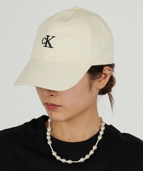 Calvin Klein（カルバン・クライン）の「Calvin Klein/カルバンクライン キャップ - 6パネルスモールモノグラムベースボールキャップ アウトドア レジャー 2026年春夏（キャップ・メンズ・ブラック/クリーム・FREE）」の14枚目の写真