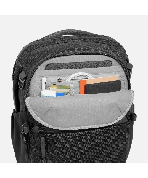 Aer（エアー）の「AER　Travel Pack 4 28L　/　AER-21070（バックパック/リュック・メンズ・ブラック・FREE）」の3枚目の写真