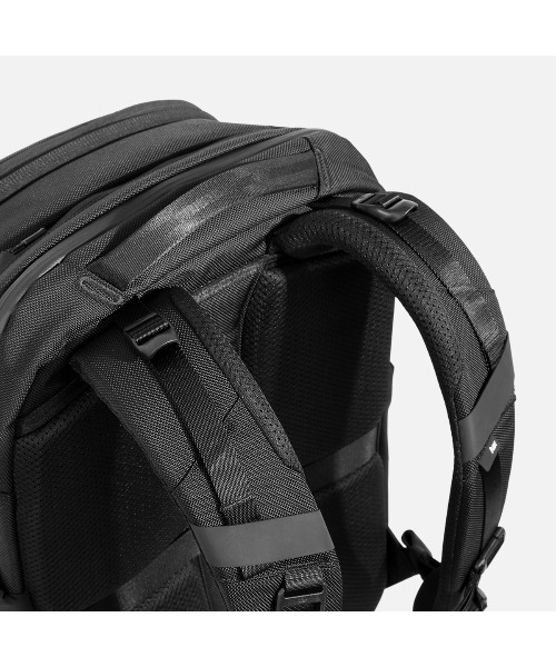 Aer（エアー）の「AER　Travel Pack 4 28L　/　AER-21070（バックパック/リュック・メンズ・ブラック・FREE）」の6枚目の写真