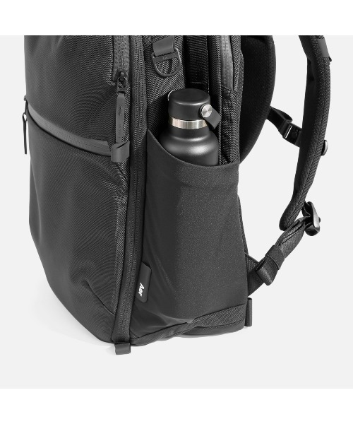 Aer（エアー）の「AER　Travel Pack 4 28L　/　AER-21070（バックパック/リュック・メンズ・ブラック・FREE）」の7枚目の写真