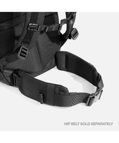 Aer（エアー）の「AER　Travel Pack 4 28L　/　AER-21070（バックパック/リュック・メンズ・ブラック・FREE）」の9枚目の写真