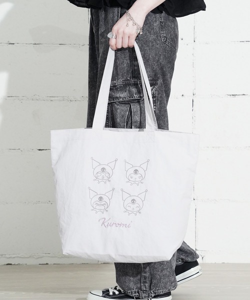 sanrio(サンリオ)の「"09"≪sanrio≫1ポケット ナイロン フェイス 刺繍 トートバッグ(トートバッグ・レディース・ベビーピンク/ライトイエロー/ライトグレー/ラベンダー/ライトピンク/ライトブルー・ONE SIZE)」の17枚目の写真