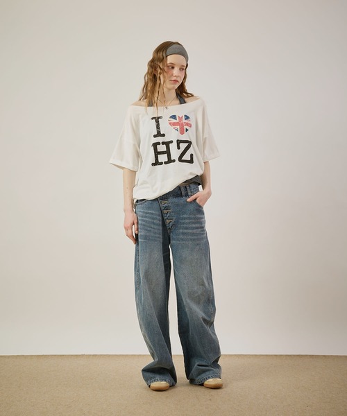 hazyl（ヘイジル）の「one shoulder logo T-shirt / ワンショルダーロゴTシャツ（Tシャツ/カットソー・レディース・グレー/オフホワイト・フリー）」の12枚目の写真