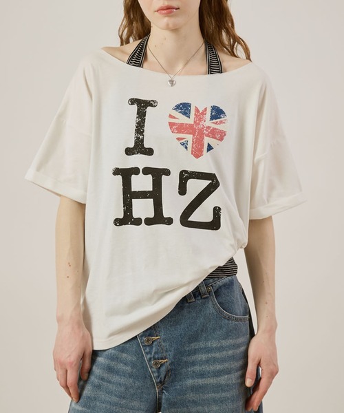 hazyl（ヘイジル）の「one shoulder logo T-shirt / ワンショルダーロゴTシャツ（Tシャツ/カットソー・レディース・グレー/オフホワイト・フリー）」の3枚目の写真
