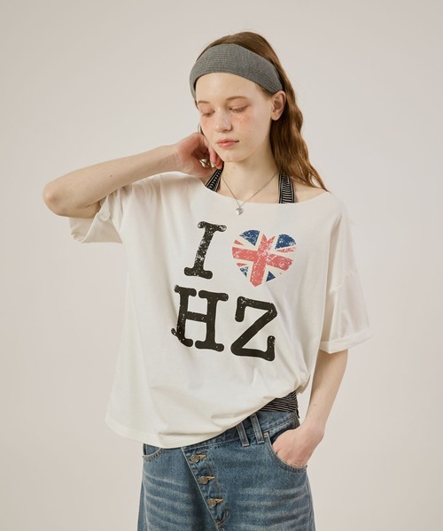 hazyl（ヘイジル）の「one shoulder logo T-shirt / ワンショルダーロゴTシャツ（Tシャツ/カットソー・レディース・グレー/オフホワイト・フリー）」の5枚目の写真
