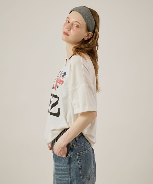 hazyl（ヘイジル）の「one shoulder logo T-shirt / ワンショルダーロゴTシャツ（Tシャツ/カットソー・レディース・グレー/オフホワイト・フリー）」の8枚目の写真