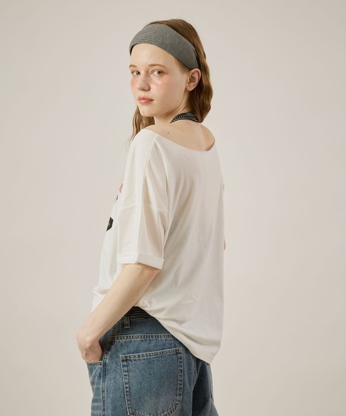 hazyl（ヘイジル）の「one shoulder logo T-shirt / ワンショルダーロゴTシャツ（Tシャツ/カットソー・レディース・グレー/オフホワイト・フリー）」の9枚目の写真