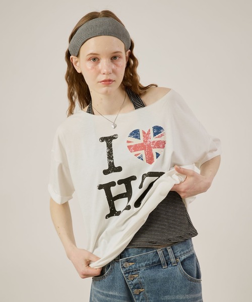 hazyl（ヘイジル）の「one shoulder logo T-shirt / ワンショルダーロゴTシャツ（Tシャツ/カットソー・レディース・グレー/オフホワイト・フリー）」の7枚目の写真