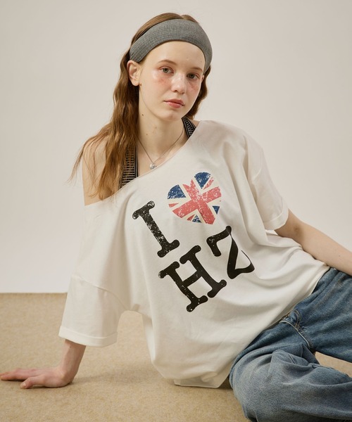 hazyl（ヘイジル）の「one shoulder logo T-shirt / ワンショルダーロゴTシャツ（Tシャツ/カットソー・レディース・グレー/オフホワイト・フリー）」の17枚目の写真