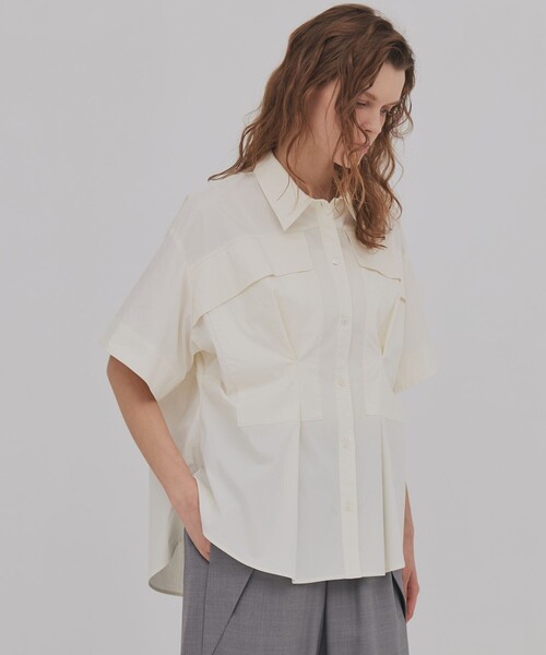 PUBLIC TOKYO(パブリックトウキョウ)の「【夏の新定番】フラップタックハーフスリーブシャツ/スタイルアップが叶う/ペプラム/お尻隠れる/(シャツ/ブラウス・レディース・ホワイト/カーキ・FREE)」の13枚目の写真