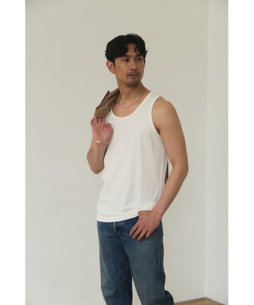 AZUL by moussy(アズールバイマウジー)の「引き揃え天竺タンクトップ 春服 夏服 秋服 インナー ノースリーブトップス(タンクトップ・メンズ・ブラック/ホワイト/グレー・MEDIUM/LARGE)」の19枚目の写真