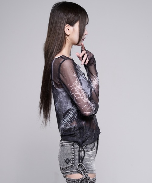 REFLEM(レフレム)の「『REFLEM/レフレム』タトゥーシアースキントップス(Tシャツ/カットソー・レディース・グレー/ブラック・M/L)」の4枚目の写真