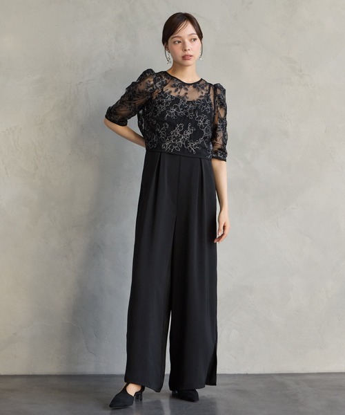 AIMER（エメ）の「フラワーモチーフラメ刺繍ブラウス×ツイルキャミソールオールインワン 2点セットパーティードレス結婚式　お呼ばれ　ドレス　20代 30代 40代（パンツドレス・レディース・グレー/ベージュ/ブラック・MEDIUM）」の4枚目の写真