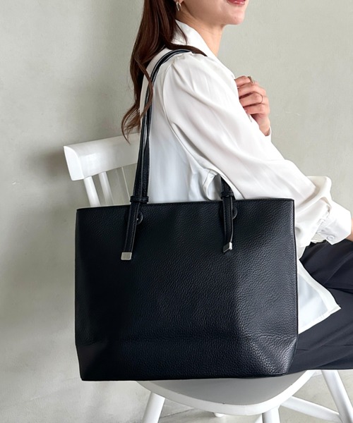 MYMOOD.(マイムード)の「【A4収納可】通勤にぴったり PUシンプルデザイントートバッグ(トートバッグ・レディース・アイボリー/ベージュ/ブラック・FREE)」の1枚目の写真