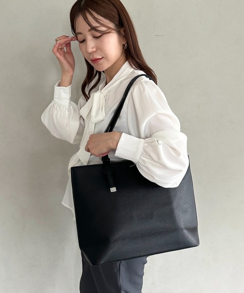 MYMOOD.(マイムード)の「【A4収納可】通勤にぴったり PUシンプルデザイントートバッグ(トートバッグ・レディース・アイボリー/ベージュ/ブラック・FREE)」の12枚目の写真