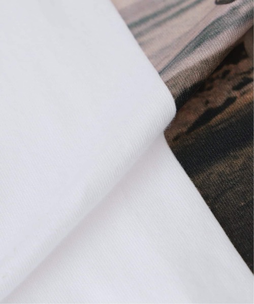 EDIFICE（エディフィス）の「THOMAS LODIN(トーマス ロディン) 別注 フォト プリント Tシャツ（Tシャツ/カットソー・メンズ・ブルー/ブラック/オレンジ/ベージュ/ブラック系その他・LARGE/MEDIUM）」の16枚目の写真
