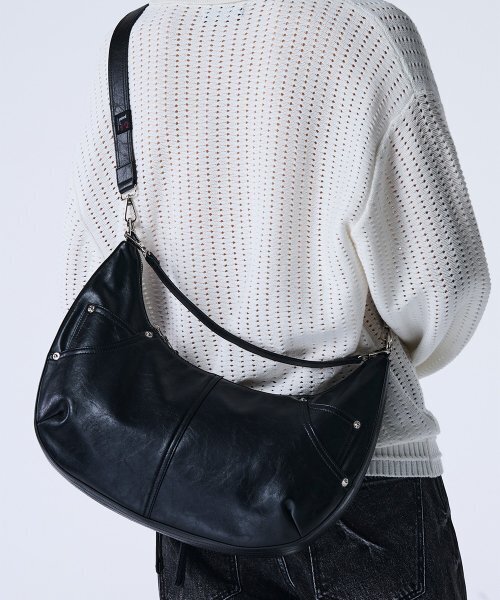 MAISON MINED(メゾンミネド)の「LEATHER SADDLEBAG BLACK(メッセンジャーバッグ・レディース・その他・FREE)」の1枚目の写真
