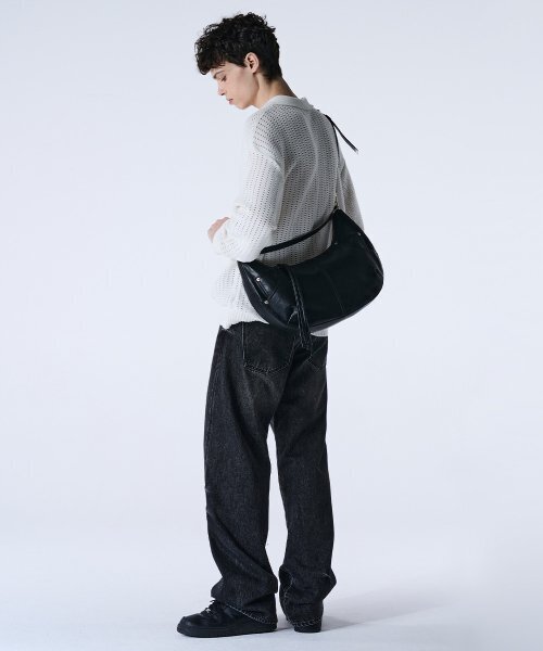 MAISON MINED(メゾンミネド)の「LEATHER SADDLEBAG BLACK(メッセンジャーバッグ・レディース・その他・FREE)」の2枚目の写真