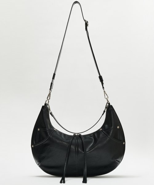 MAISON MINED(メゾンミネド)の「LEATHER SADDLEBAG BLACK(メッセンジャーバッグ・レディース・その他・FREE)」の4枚目の写真