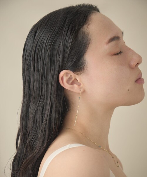 ete bijoux（エテビジュー）の「[スキニー] K18YG ダイヤモンド ステーション ピアス（ピアス（両耳用）・レディース・イエローゴールド・FREE）」の4枚目の写真