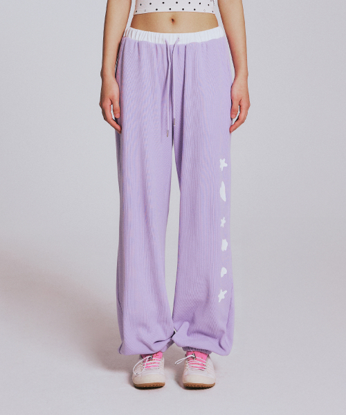 YOUHEE（ユヒ）の「GRAPHIC WAFFLE SWEAT PANTS_PURPLE（スウェットパンツ・レディース・その他・FREE）」の2枚目の写真